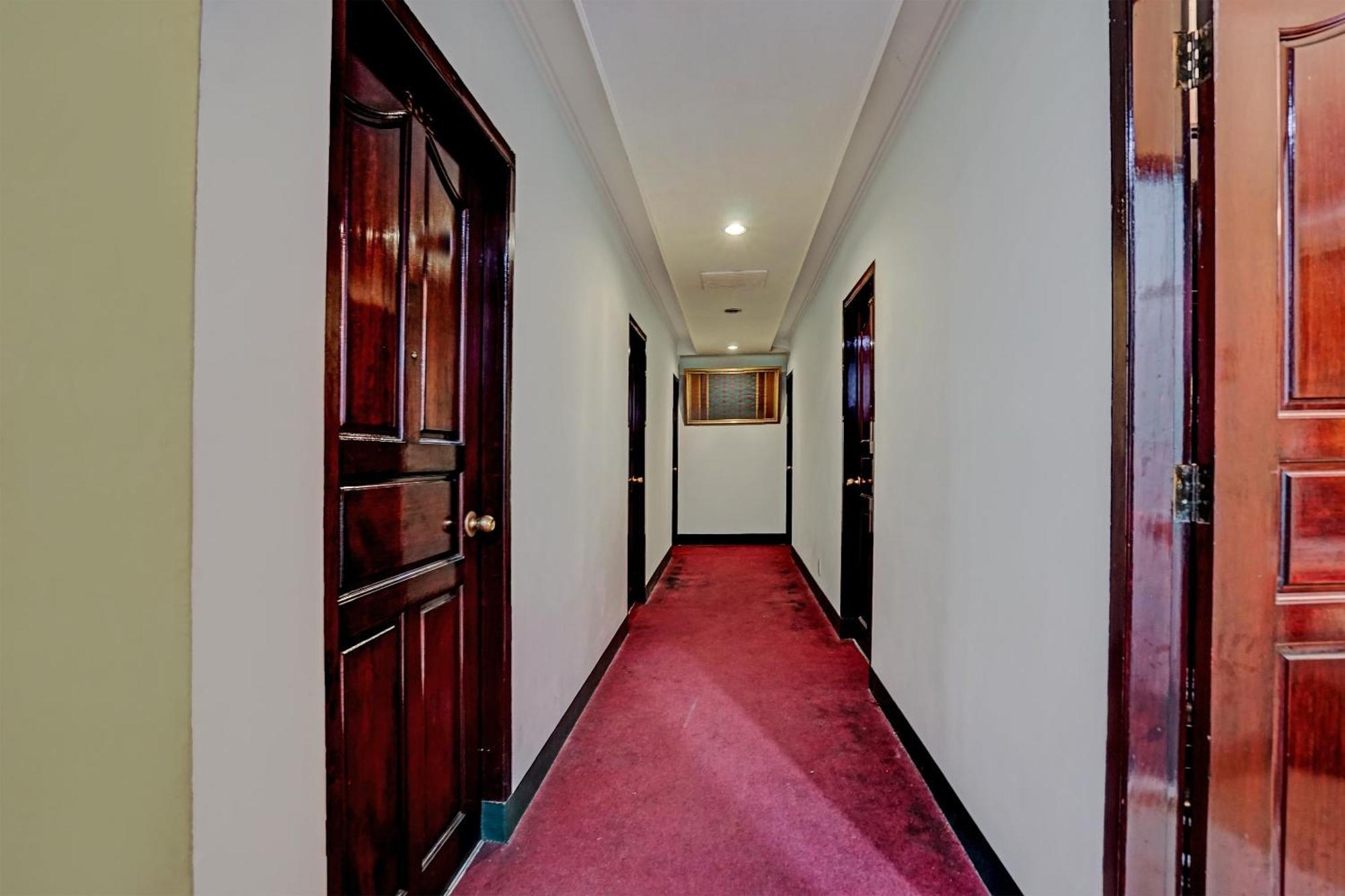 Super Oyo 91805 Hotel Wisma Bari Палембанг Екстериор снимка