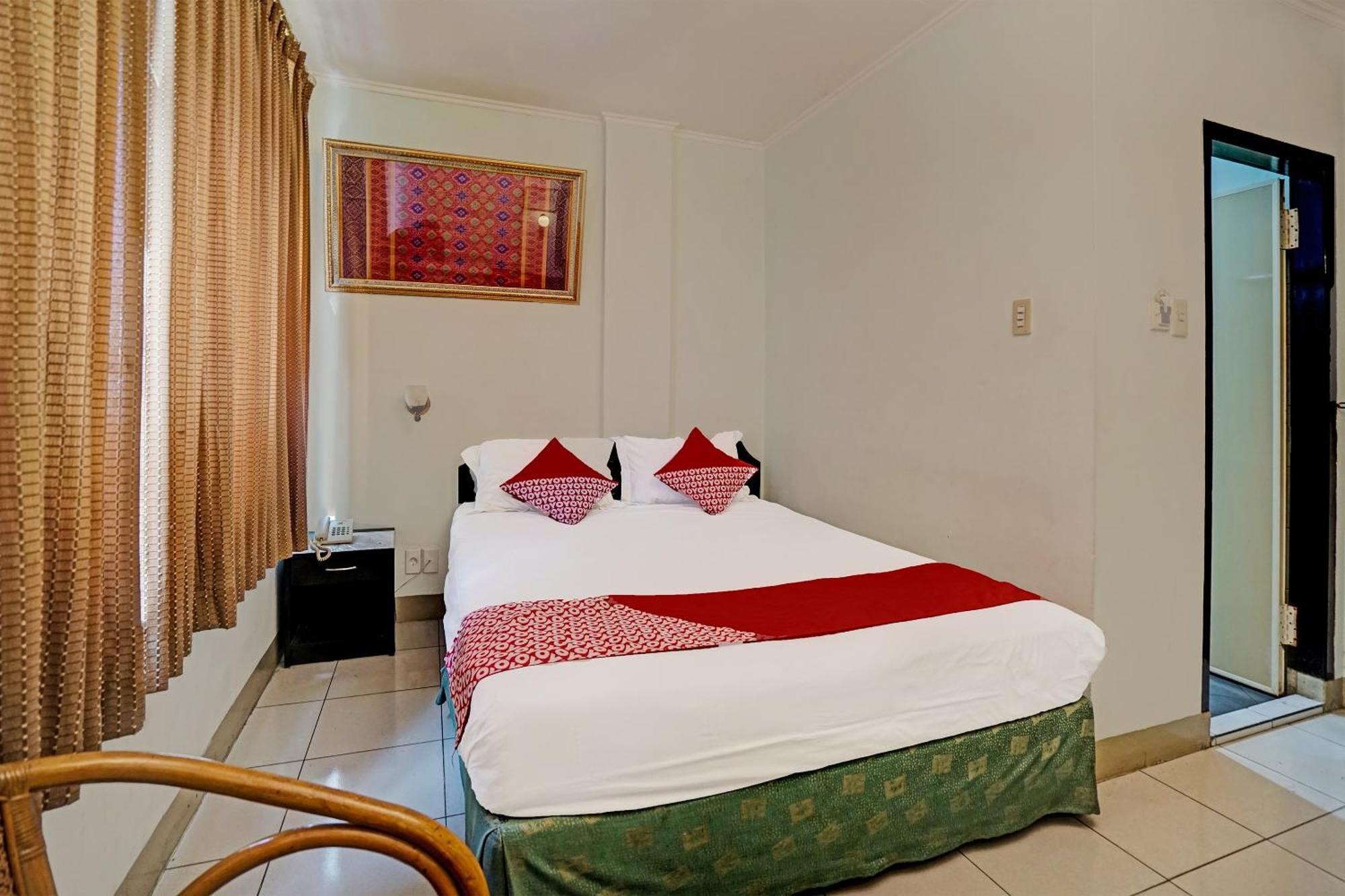 Super Oyo 91805 Hotel Wisma Bari Палембанг Екстериор снимка
