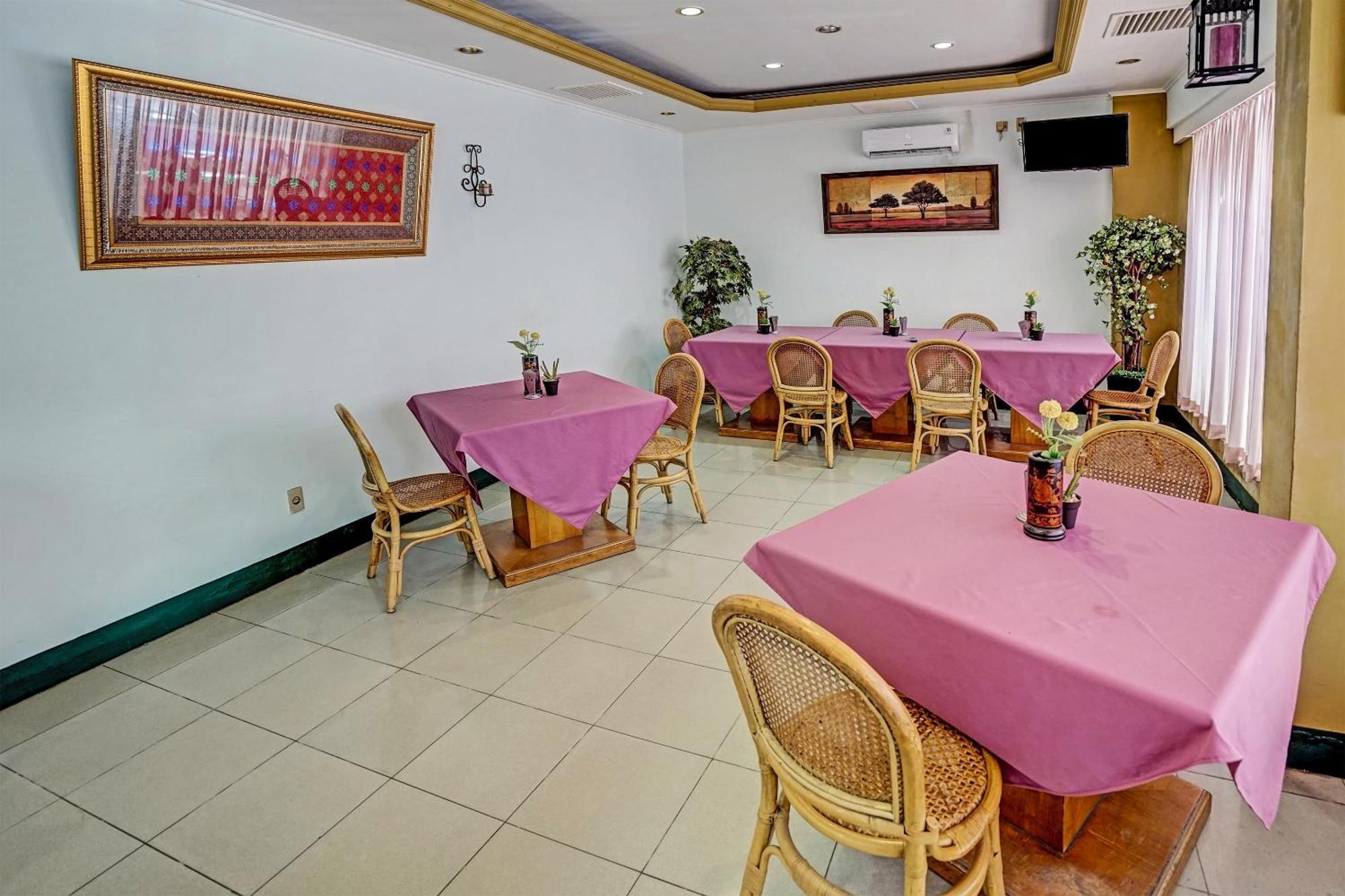 Super Oyo 91805 Hotel Wisma Bari Палембанг Екстериор снимка