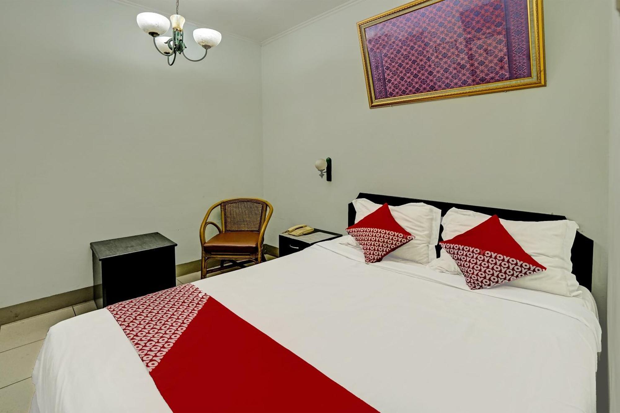 Super Oyo 91805 Hotel Wisma Bari Палембанг Екстериор снимка