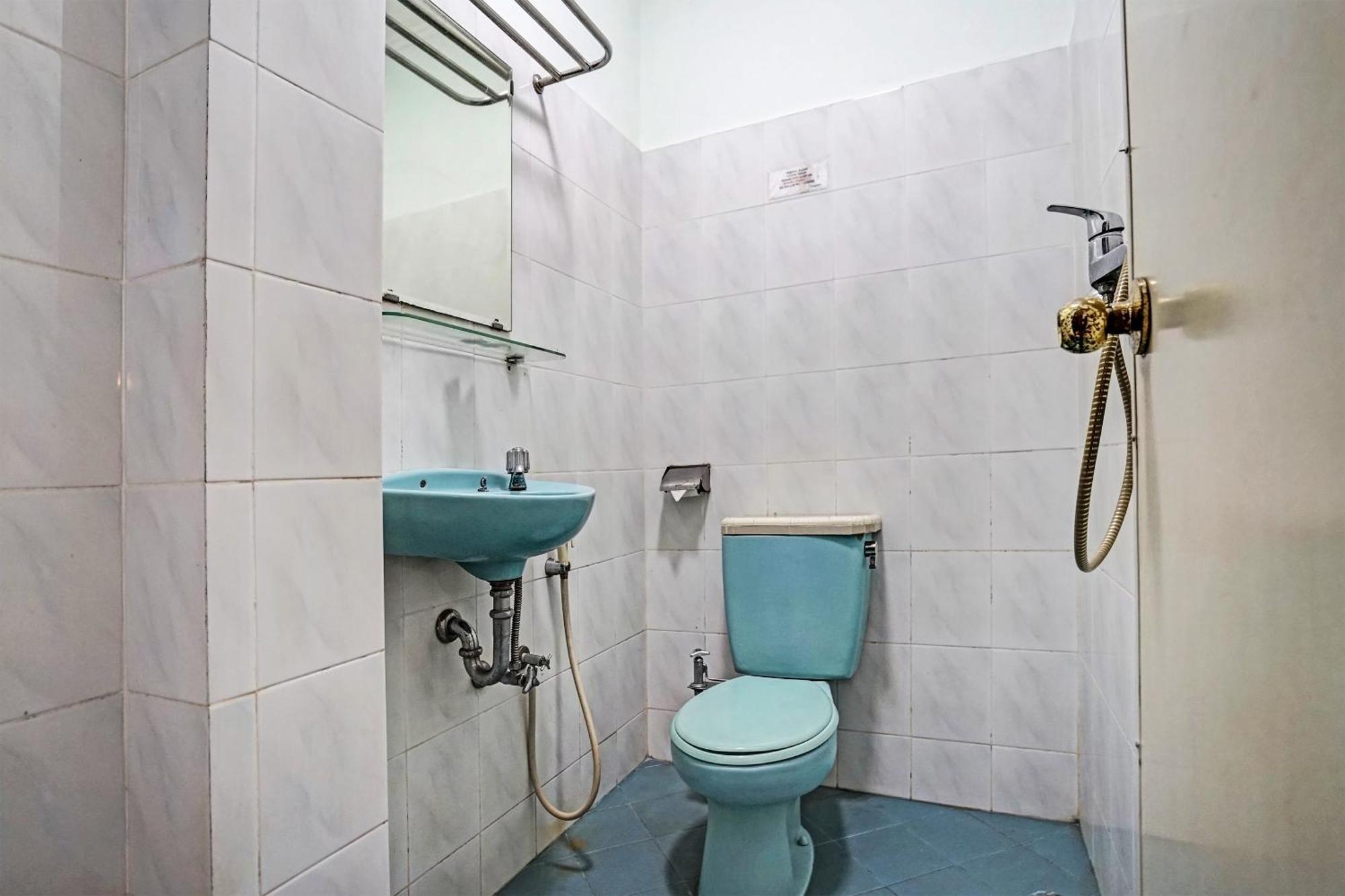 Super Oyo 91805 Hotel Wisma Bari Палембанг Екстериор снимка