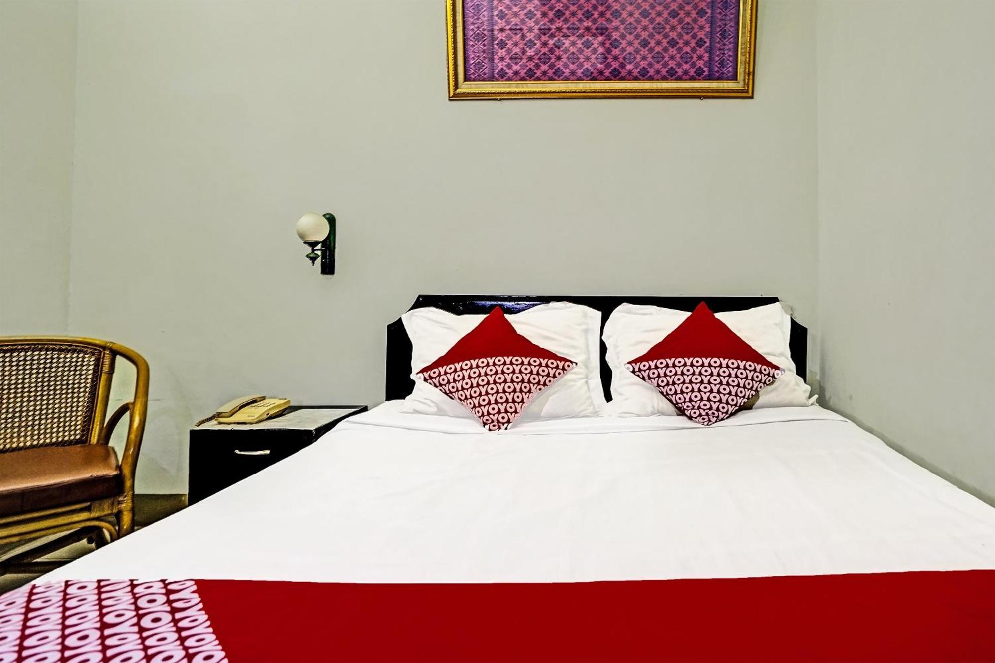 Super Oyo 91805 Hotel Wisma Bari Палембанг Екстериор снимка