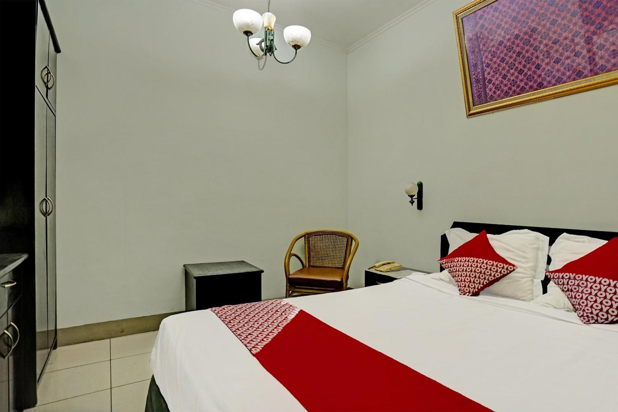 Super Oyo 91805 Hotel Wisma Bari Палембанг Екстериор снимка