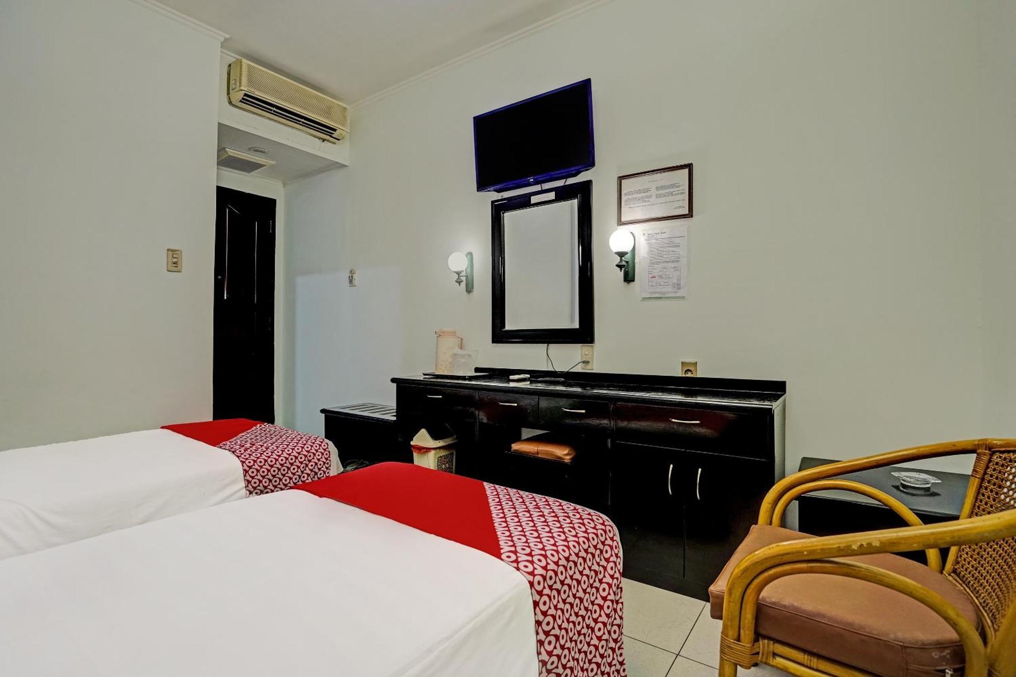 Super Oyo 91805 Hotel Wisma Bari Палембанг Екстериор снимка