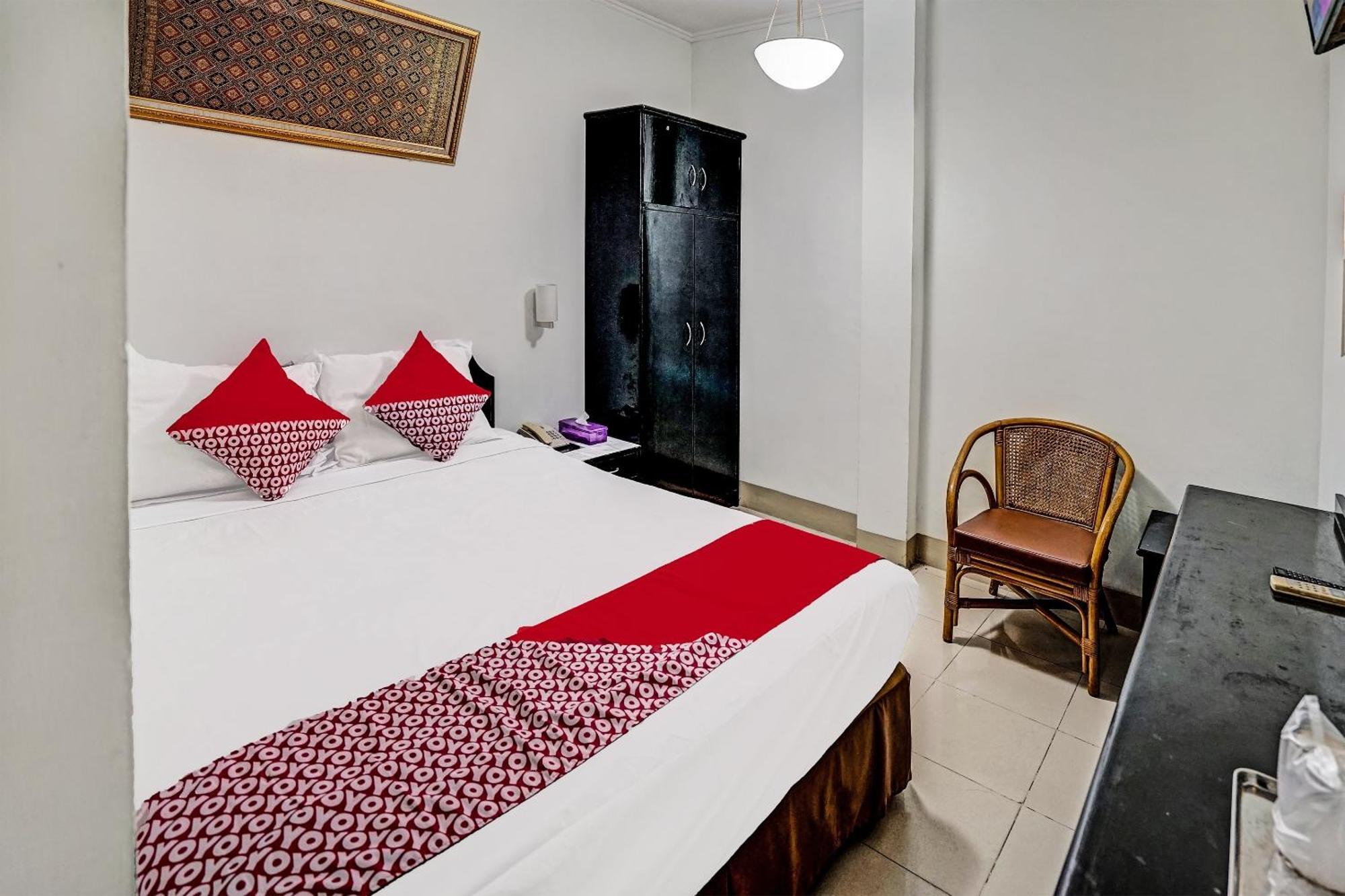 Super Oyo 91805 Hotel Wisma Bari Палембанг Екстериор снимка