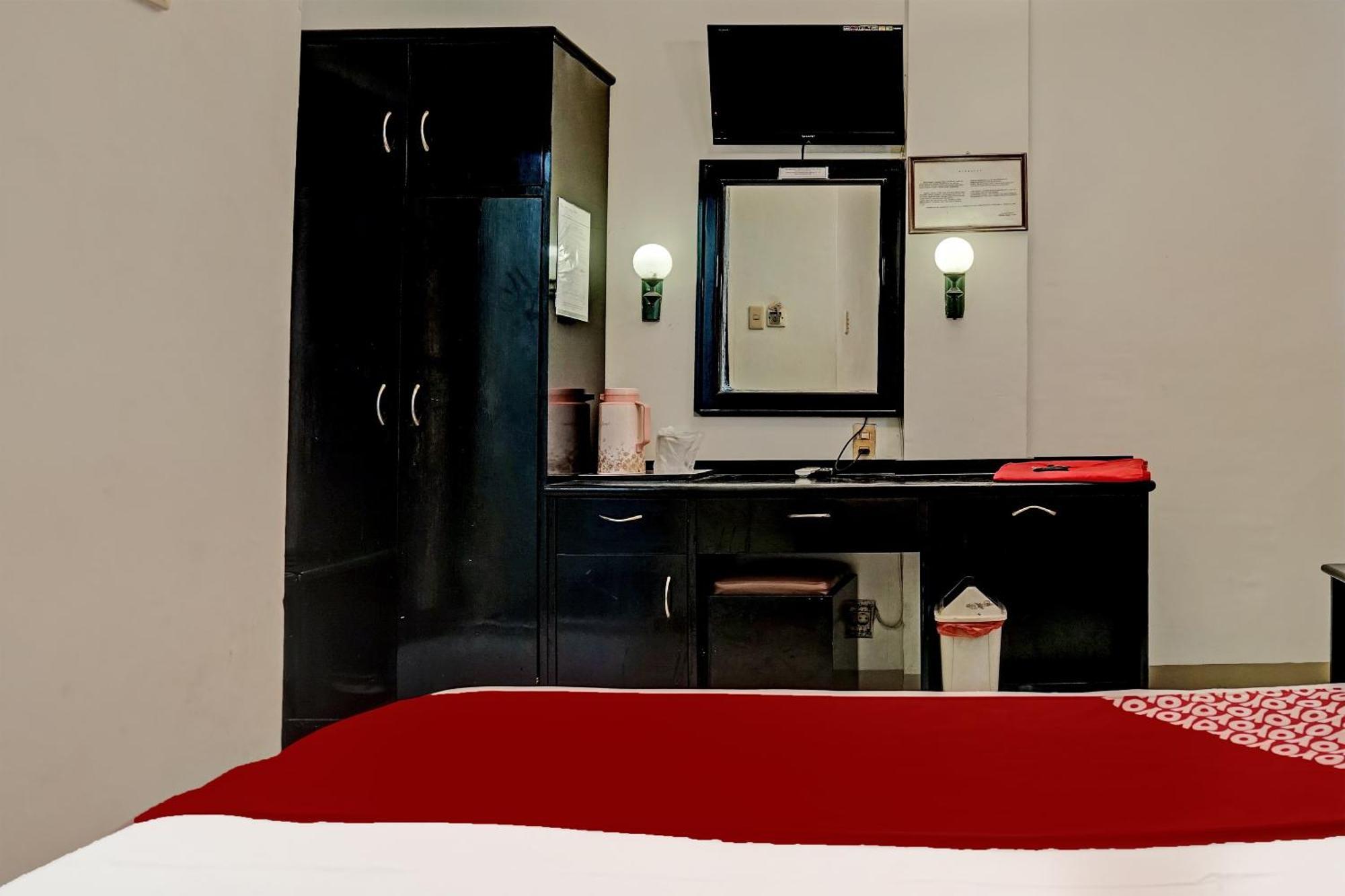Super Oyo 91805 Hotel Wisma Bari Палембанг Екстериор снимка